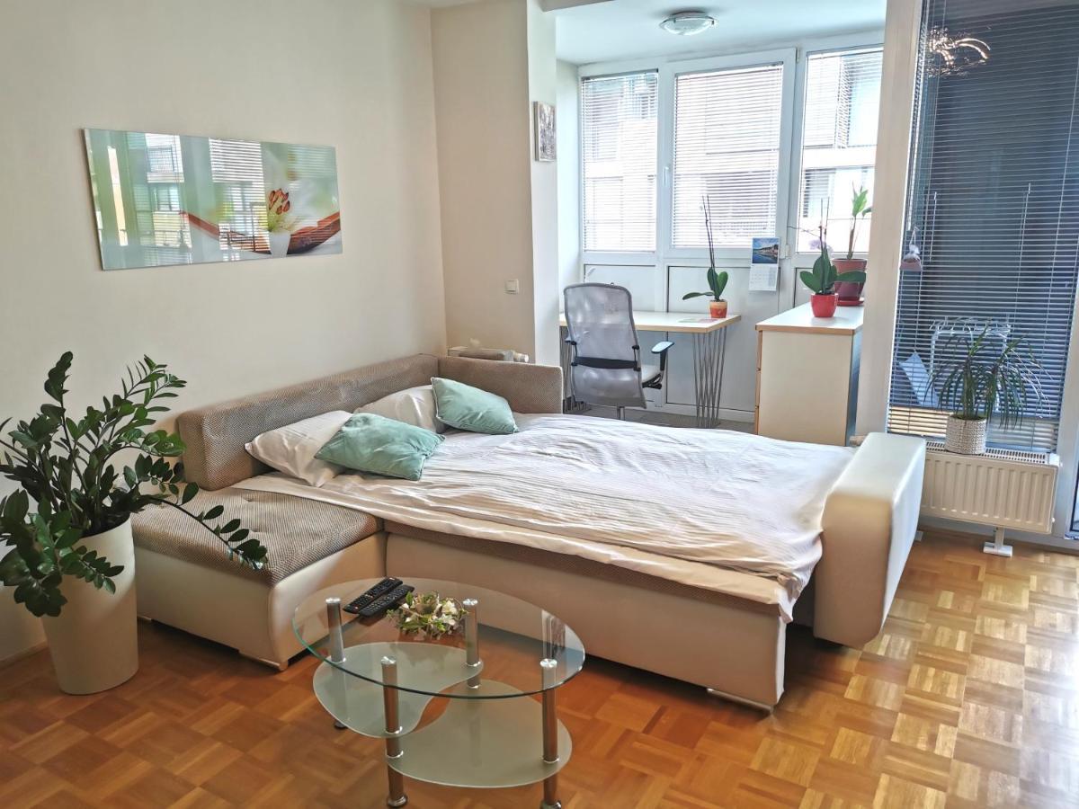 Cozy Apartment Ljubljana With Free Parking And Balcony Exterior photo